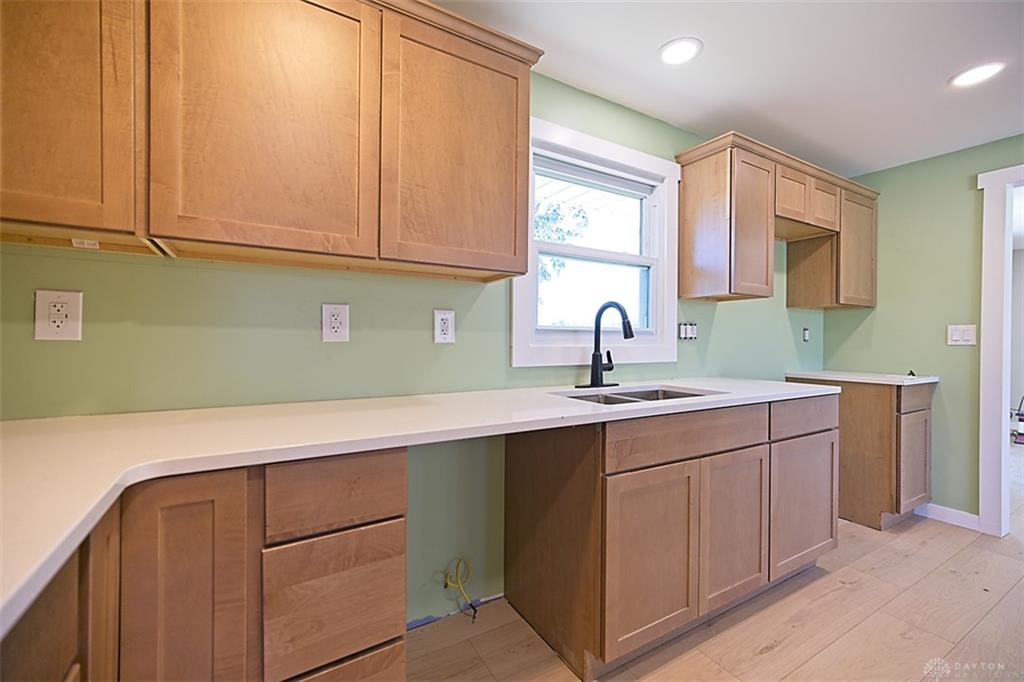 143 S Dorset Property Photo 4