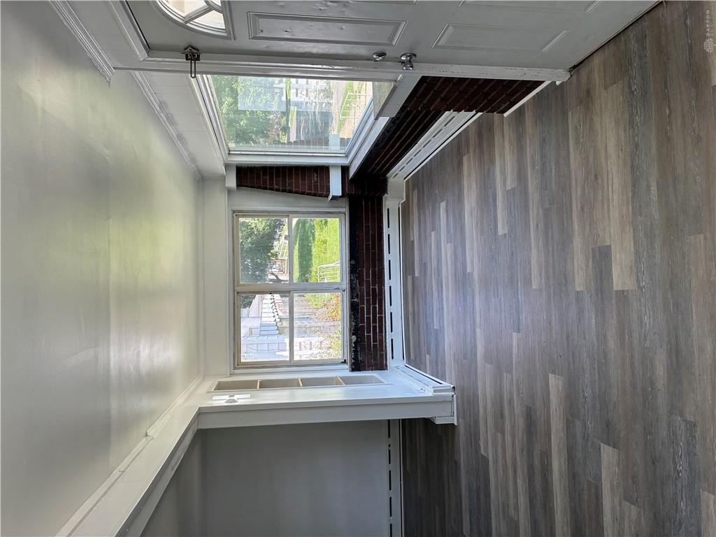 908 Washington Property Photo 5