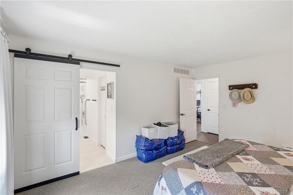 927 Golden Meadows Property Photo 17