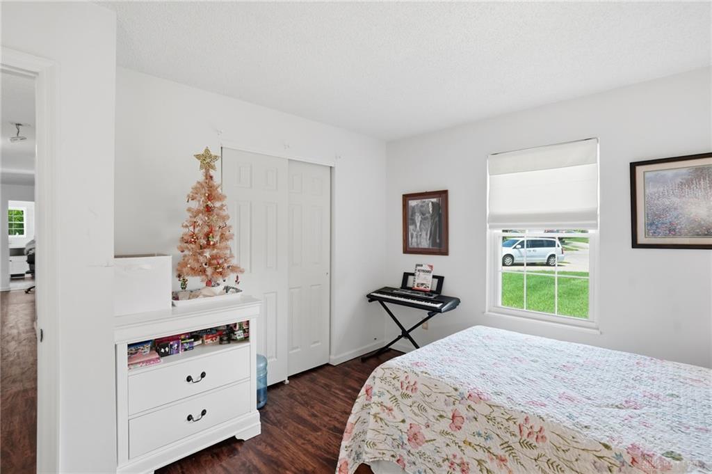 927 Golden Meadows Property Photo 23