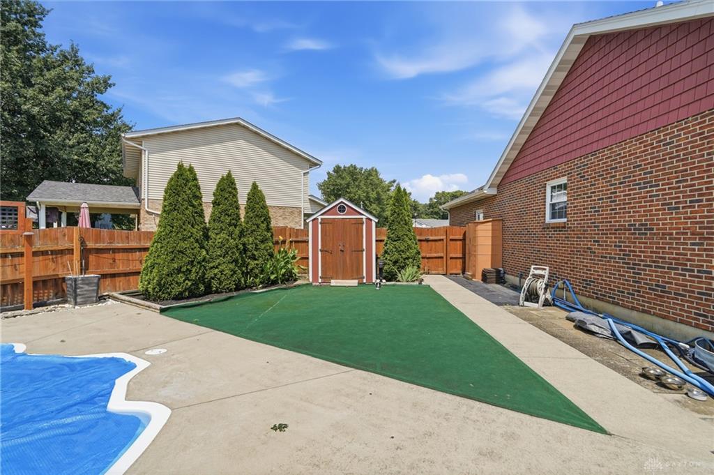 927 Golden Meadows Property Photo 34