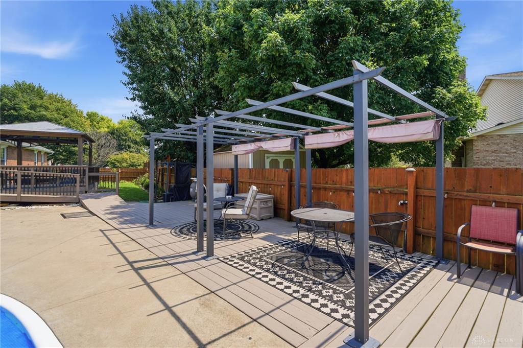 927 Golden Meadows Property Photo 36