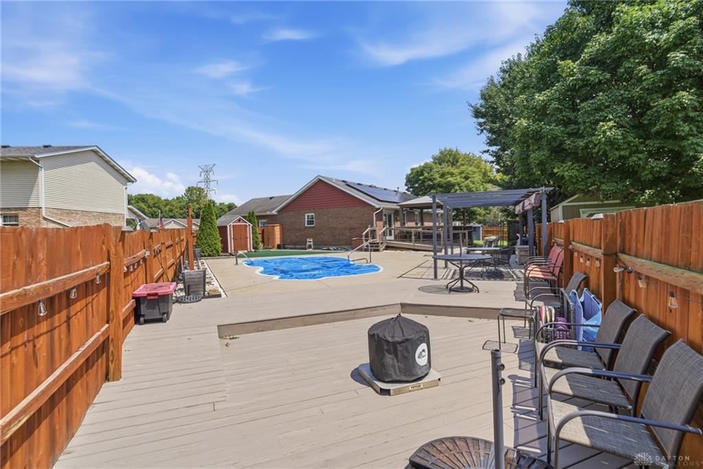 927 Golden Meadows Property Photo 37