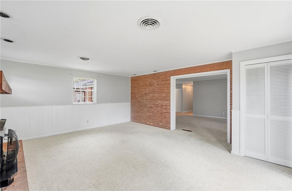 1217 Cloverfield Property Photo 5