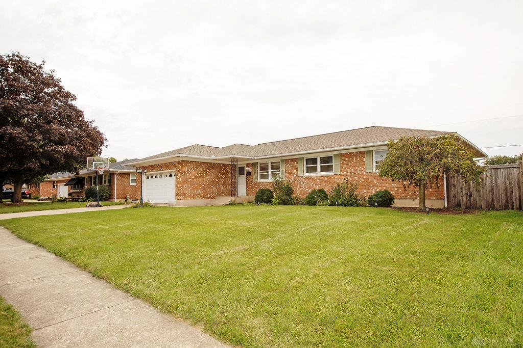 5414 Taywell Property Photo 3