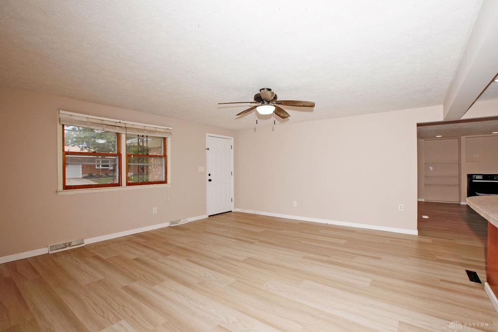 5414 Taywell Property Photo 7
