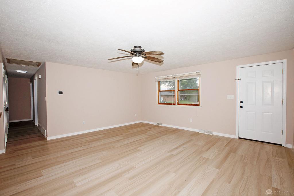 5414 Taywell Property Photo 8