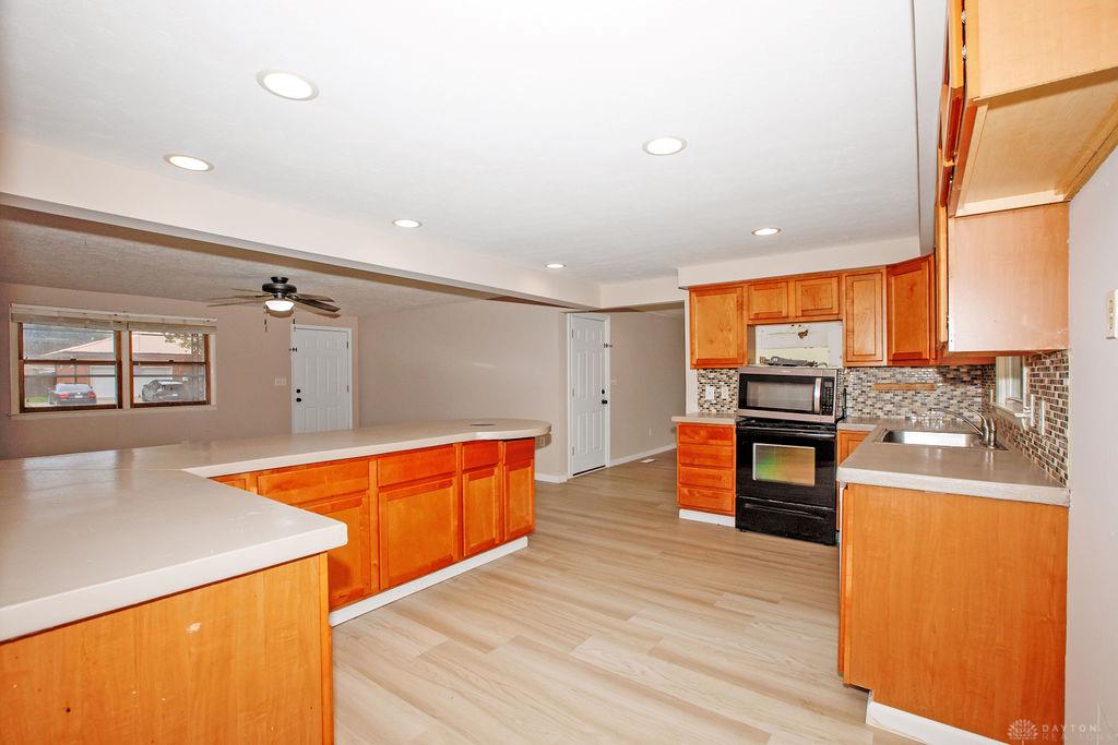 5414 Taywell Property Photo 11