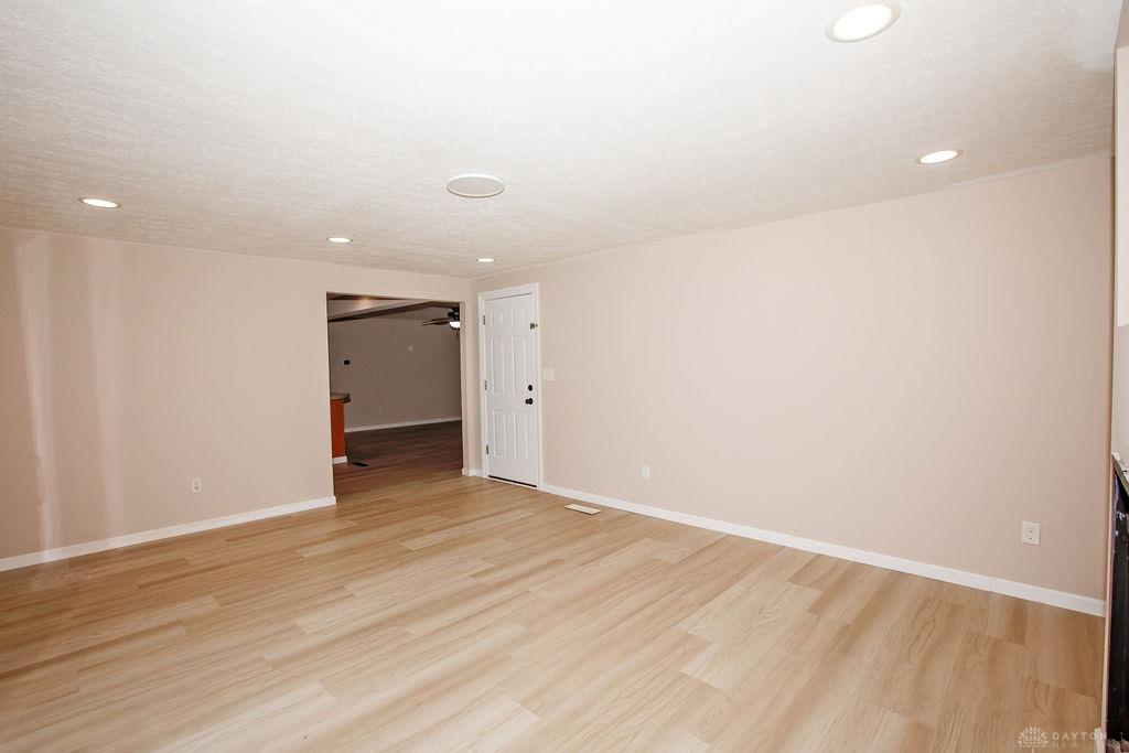 5414 Taywell Property Photo 16