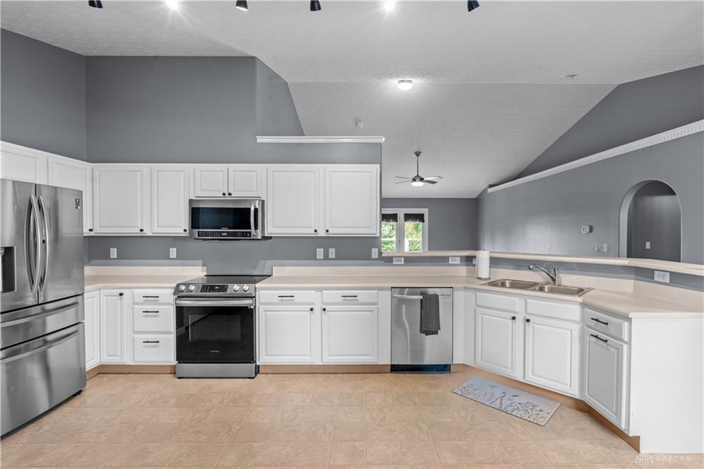 3609 Madison Grace Property Photo 14