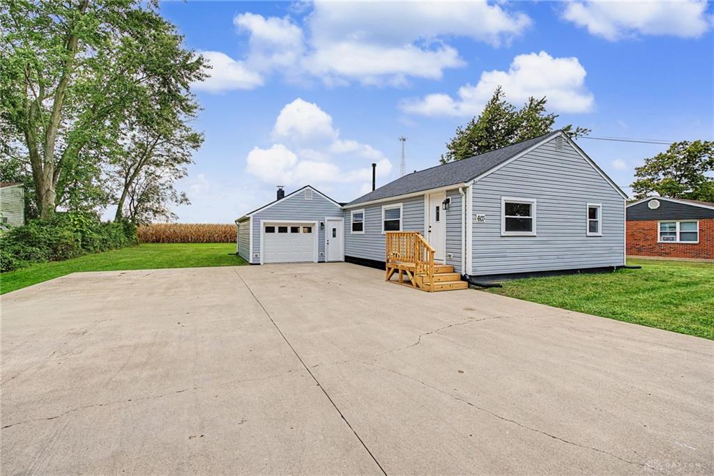 603 S High Property Photo 2