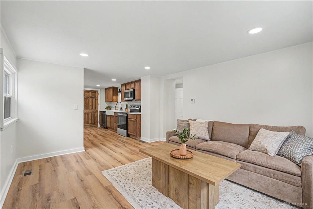 603 S High Property Photo 7