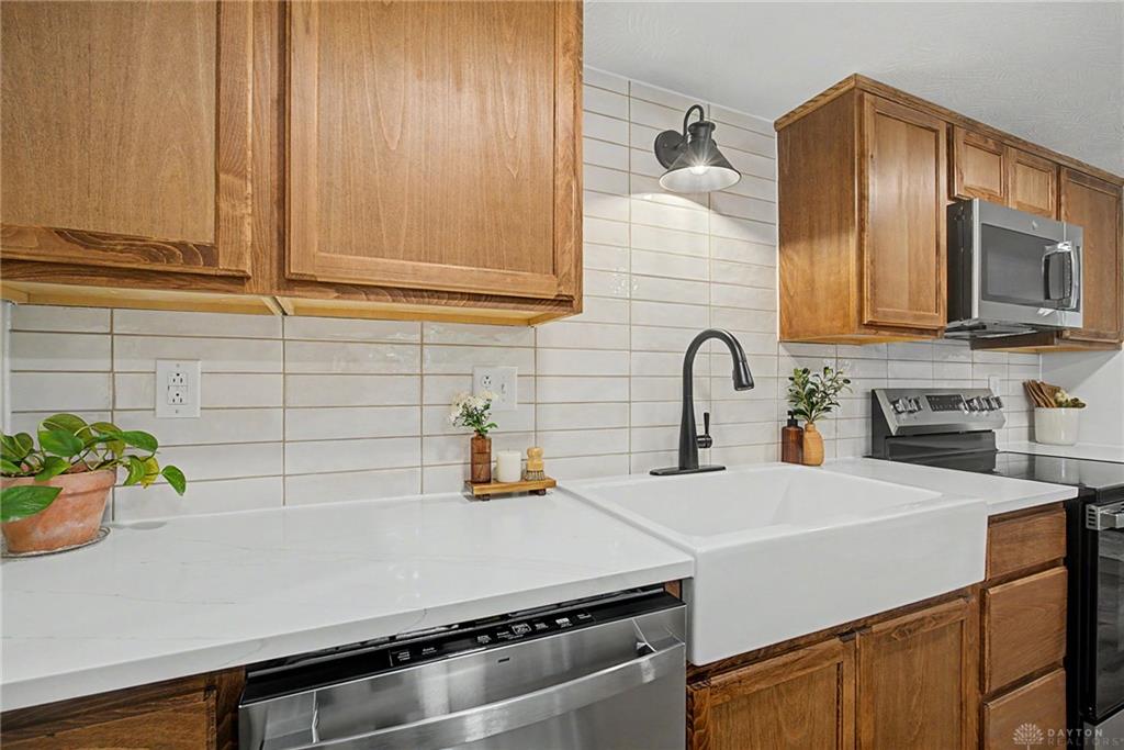 603 S High Property Photo 14
