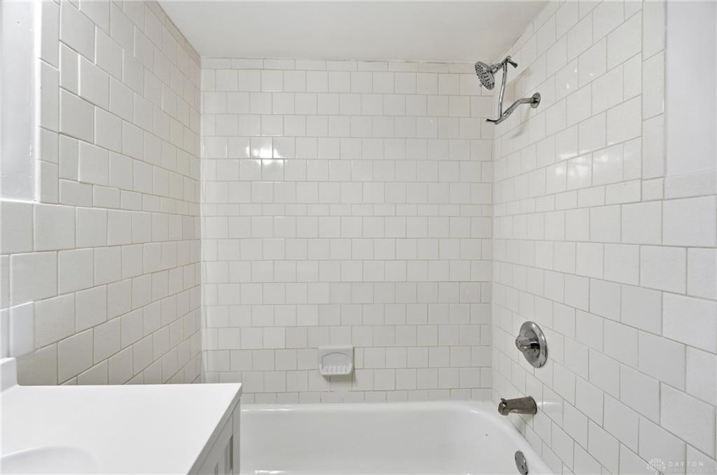 319 N 11th Property Photo 23