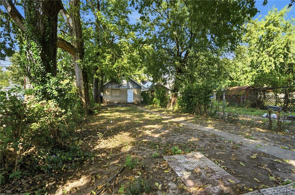 319 N 11th Property Photo 37