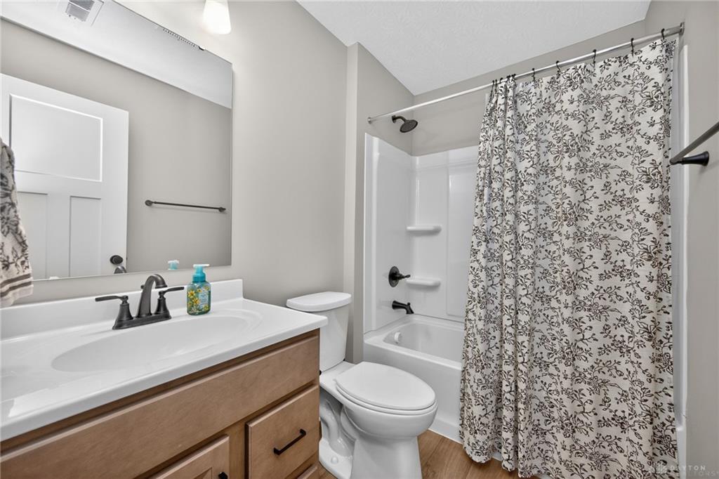 405 Bethpage Way Property Photo 12