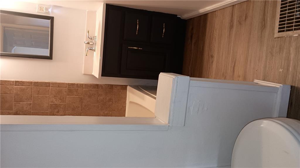 1044 Highridge Property Photo 11
