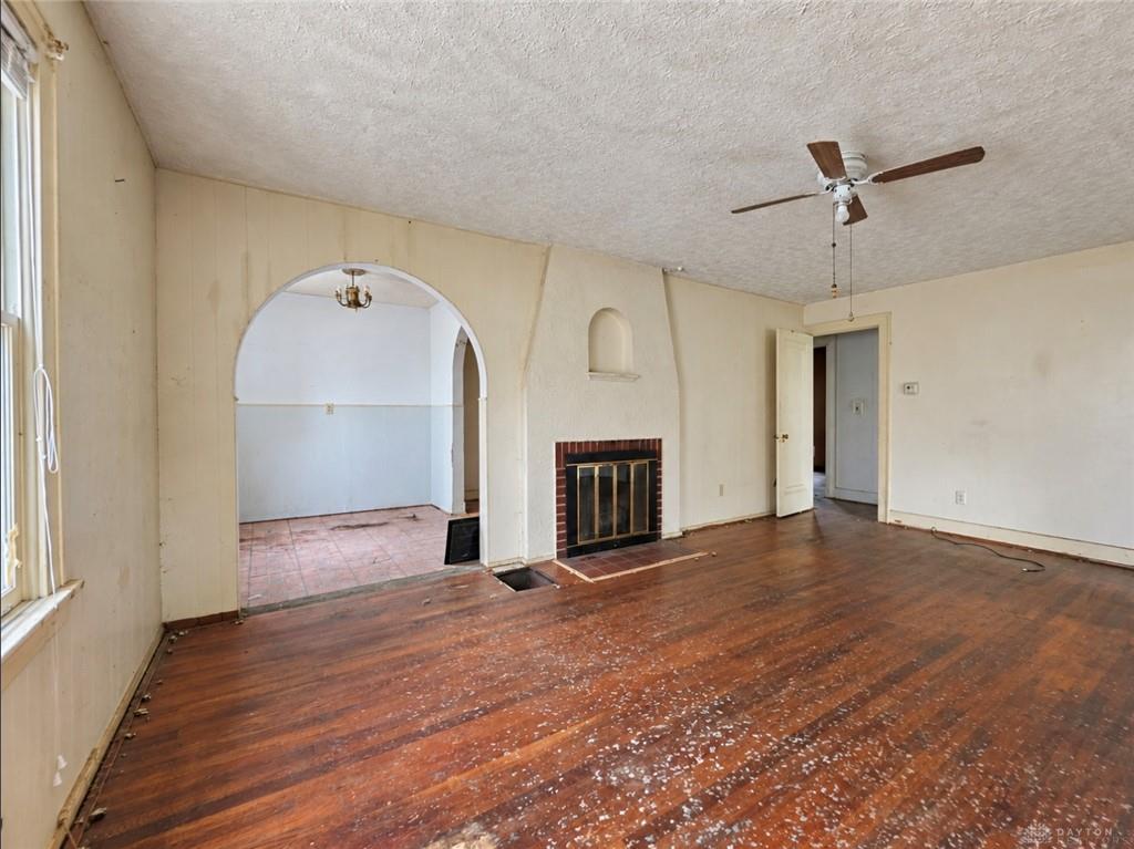 419 S Clairmont Property Photo 5