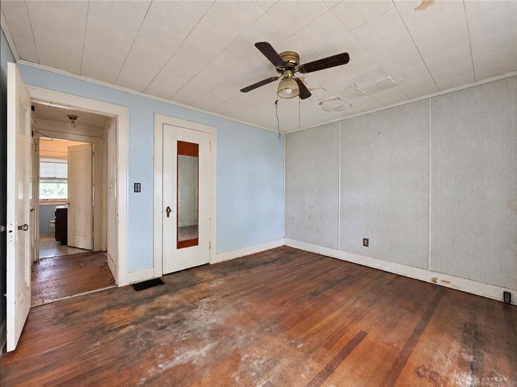 419 S Clairmont Property Photo 11