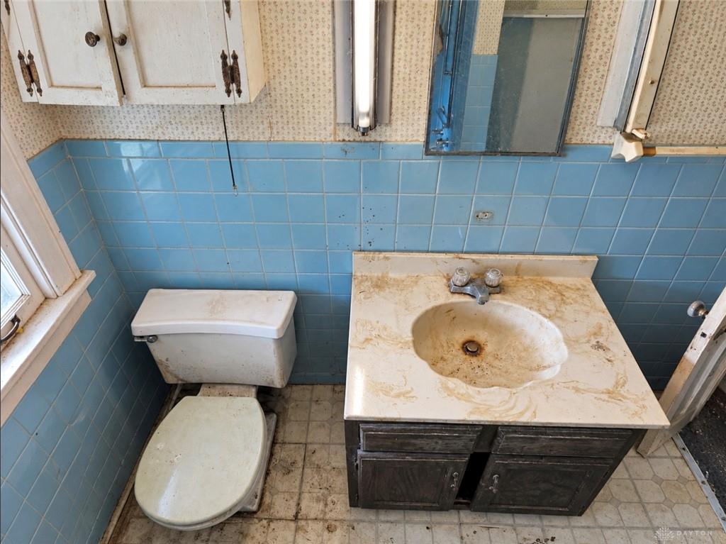 419 S Clairmont Property Photo 13