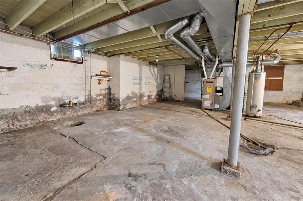 419 S Clairmont Property Photo 17