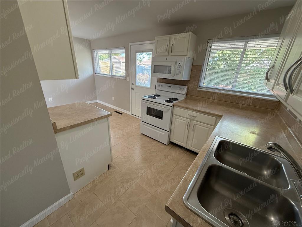 5678 Tomberg Property Photo 15
