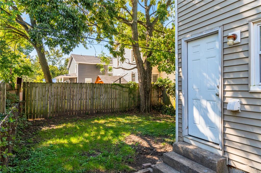 3206 E 5th Property Photo 29
