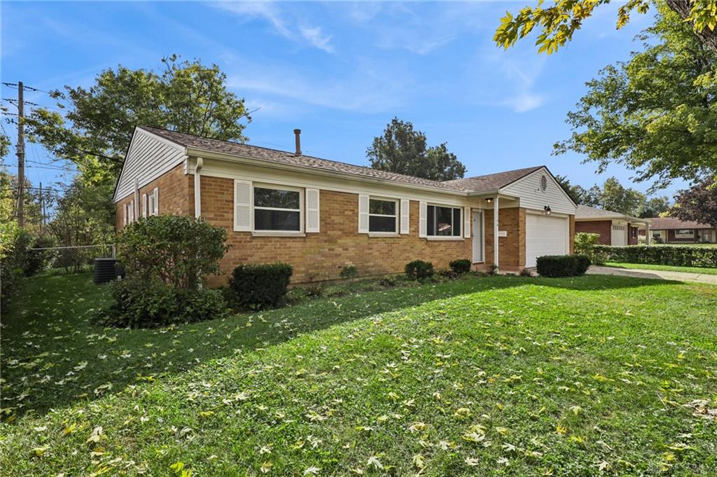 7106 Chatlake Property Photo 3
