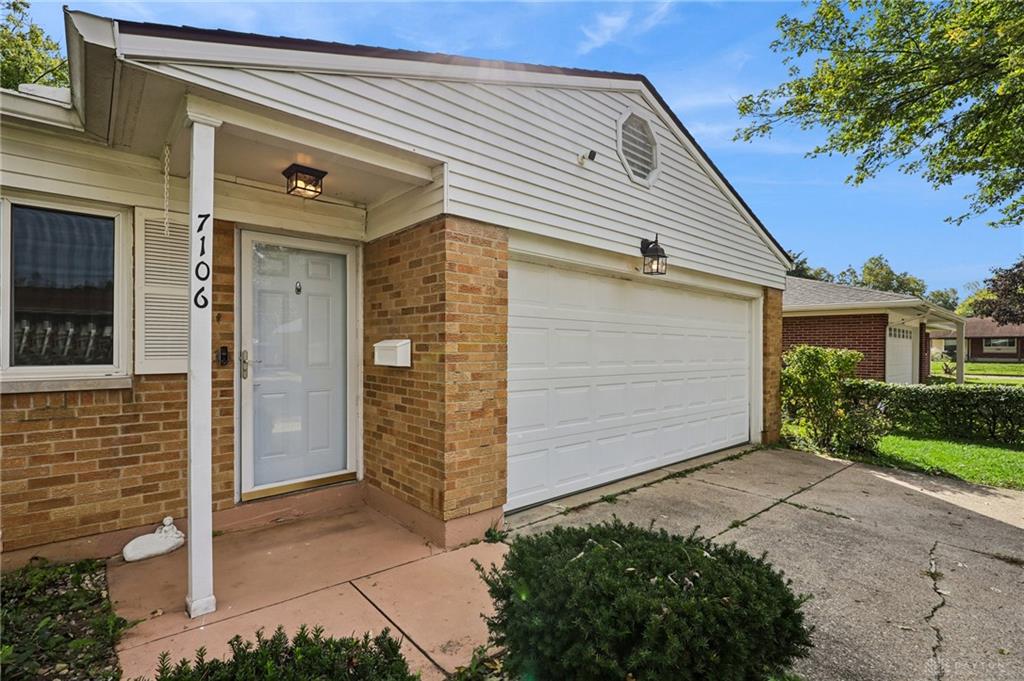 7106 Chatlake Property Photo 4