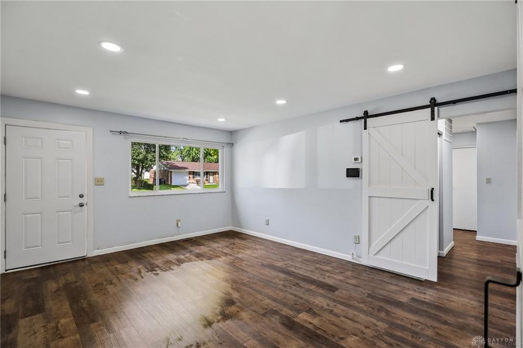 7106 Chatlake Property Photo 5