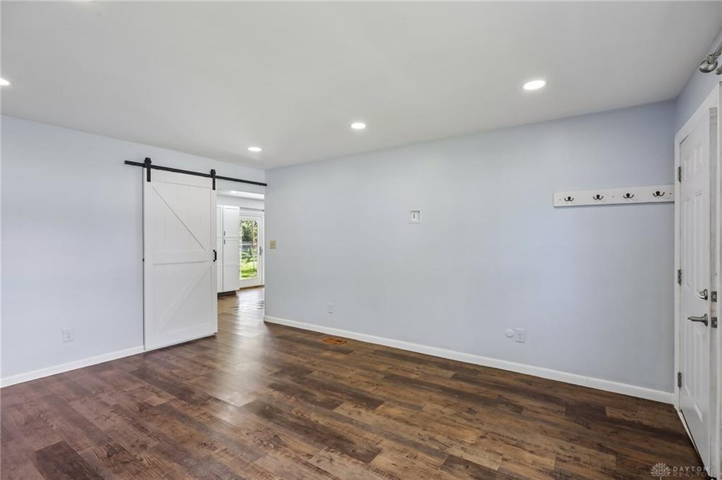 7106 Chatlake Property Photo 7