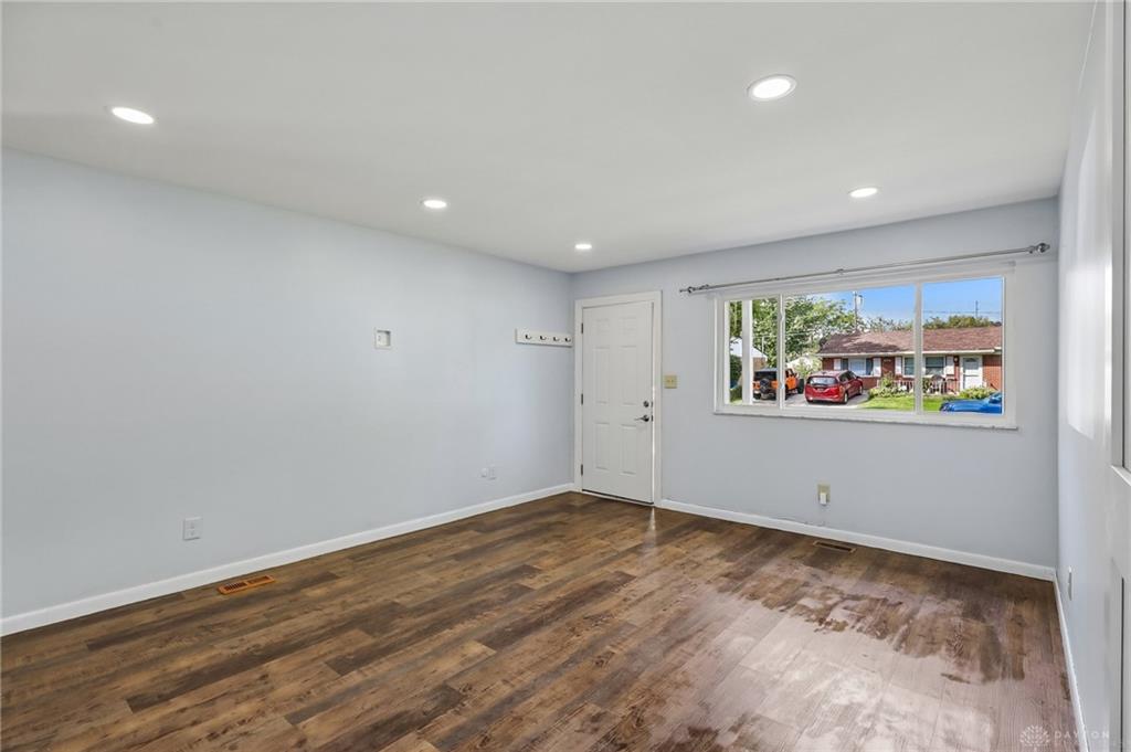 7106 Chatlake Property Photo 8