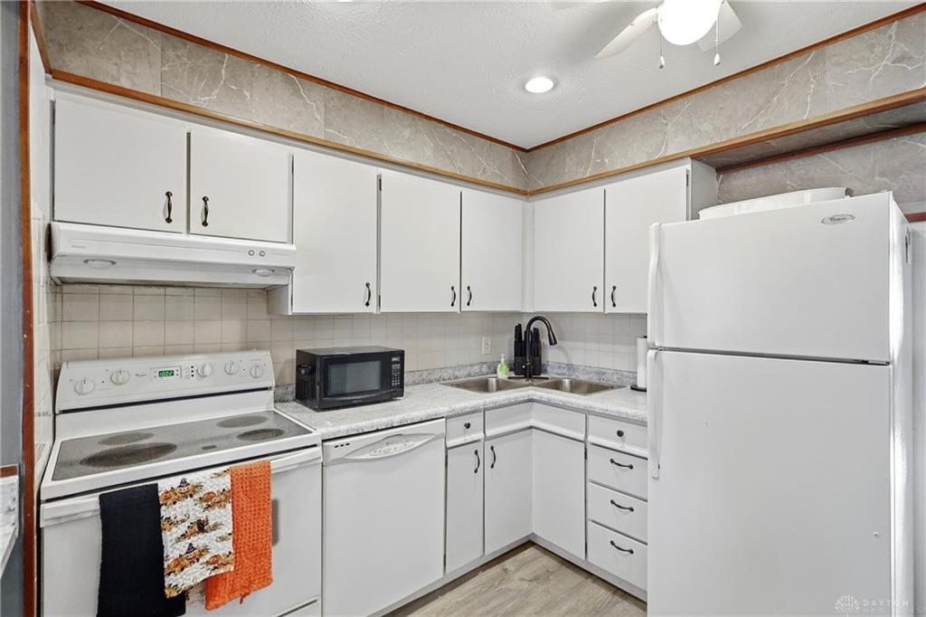 2141 W Mile Property Photo 14