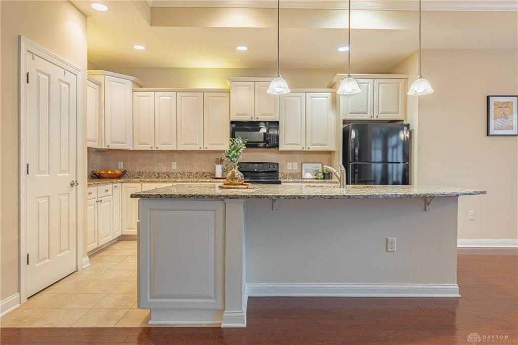 2795 Silver Maple Property Photo 5