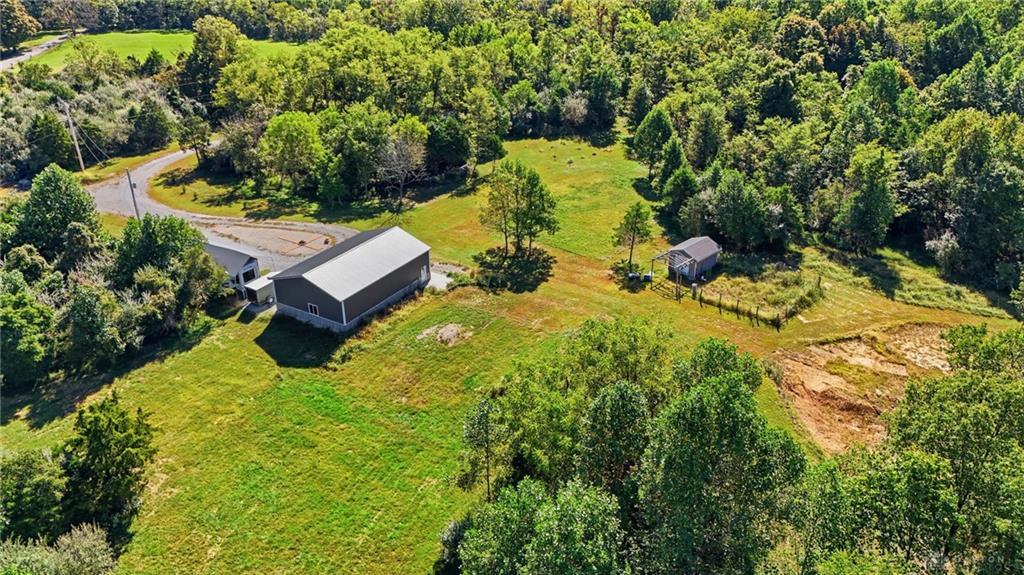 1318 Greenbrier Property Photo 3