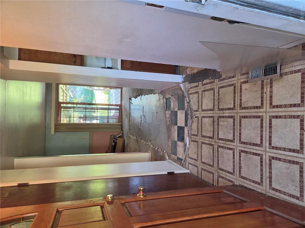 641 Skyles Property Photo 2