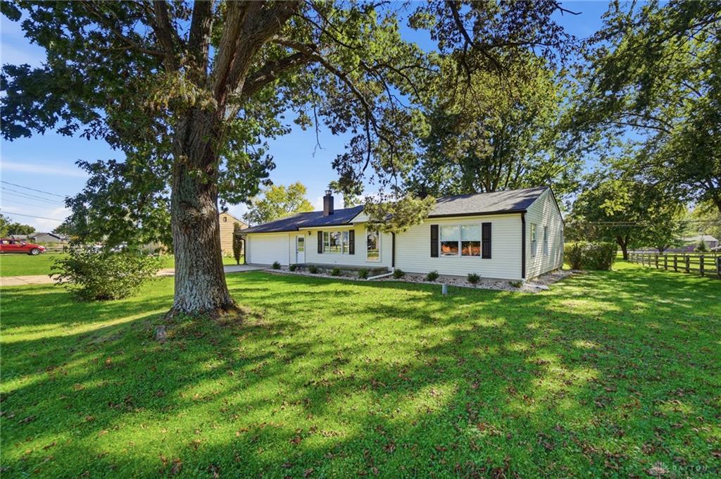 2596 Lefevre Property Photo 3