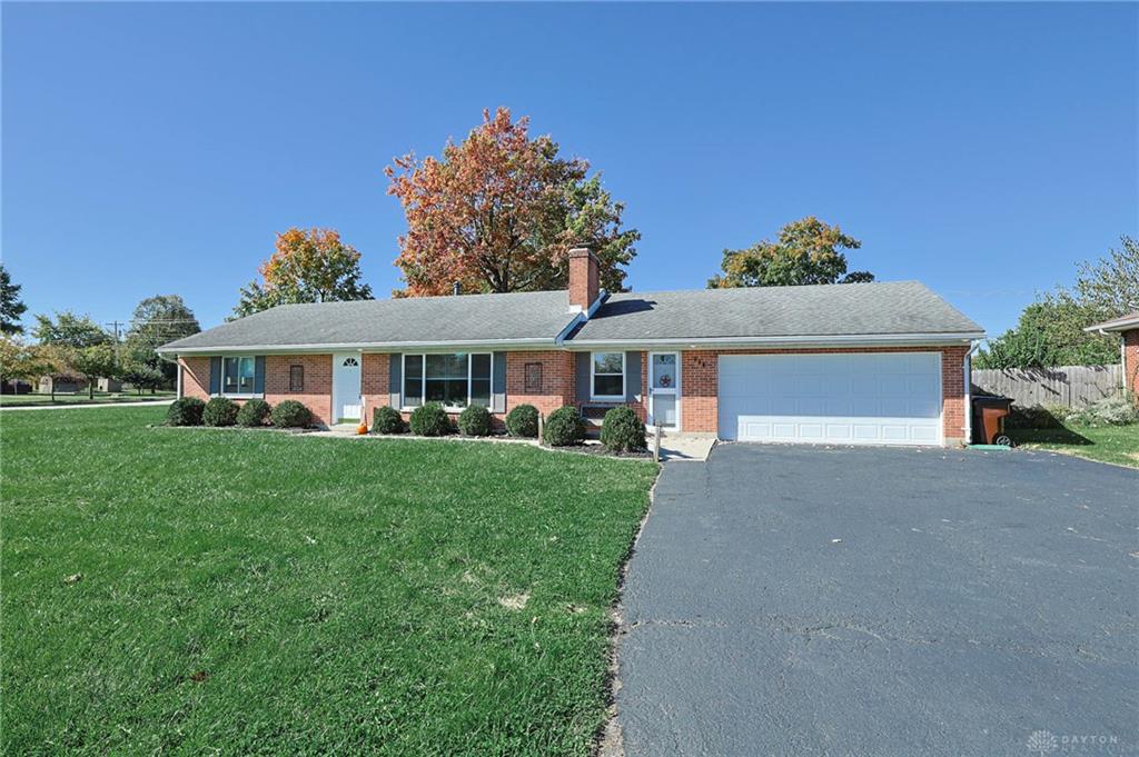 915 Taywood Property Photo 1