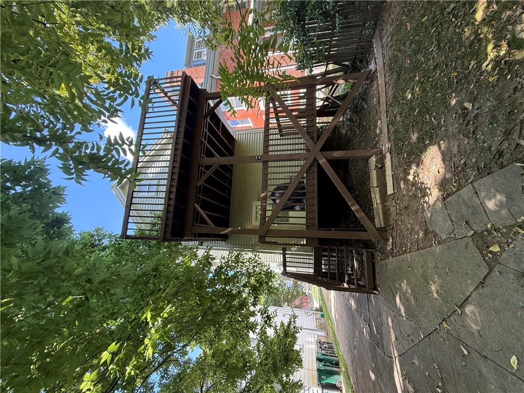 1118 Seton Property Photo 3