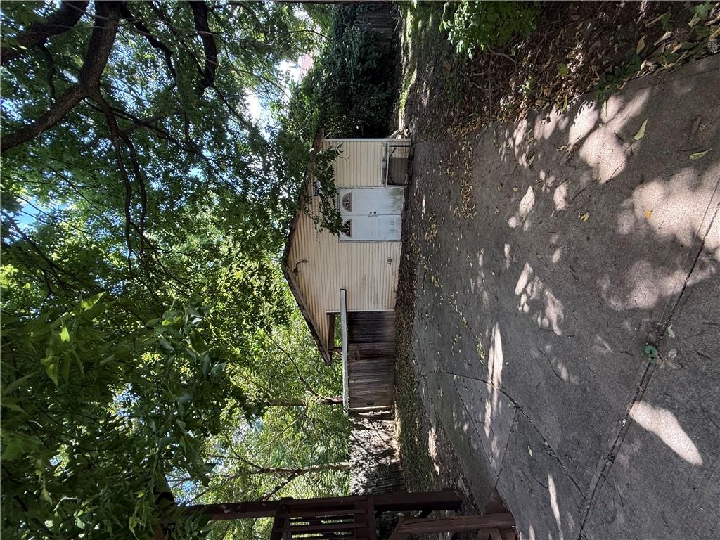 1118 Seton Property Photo 4