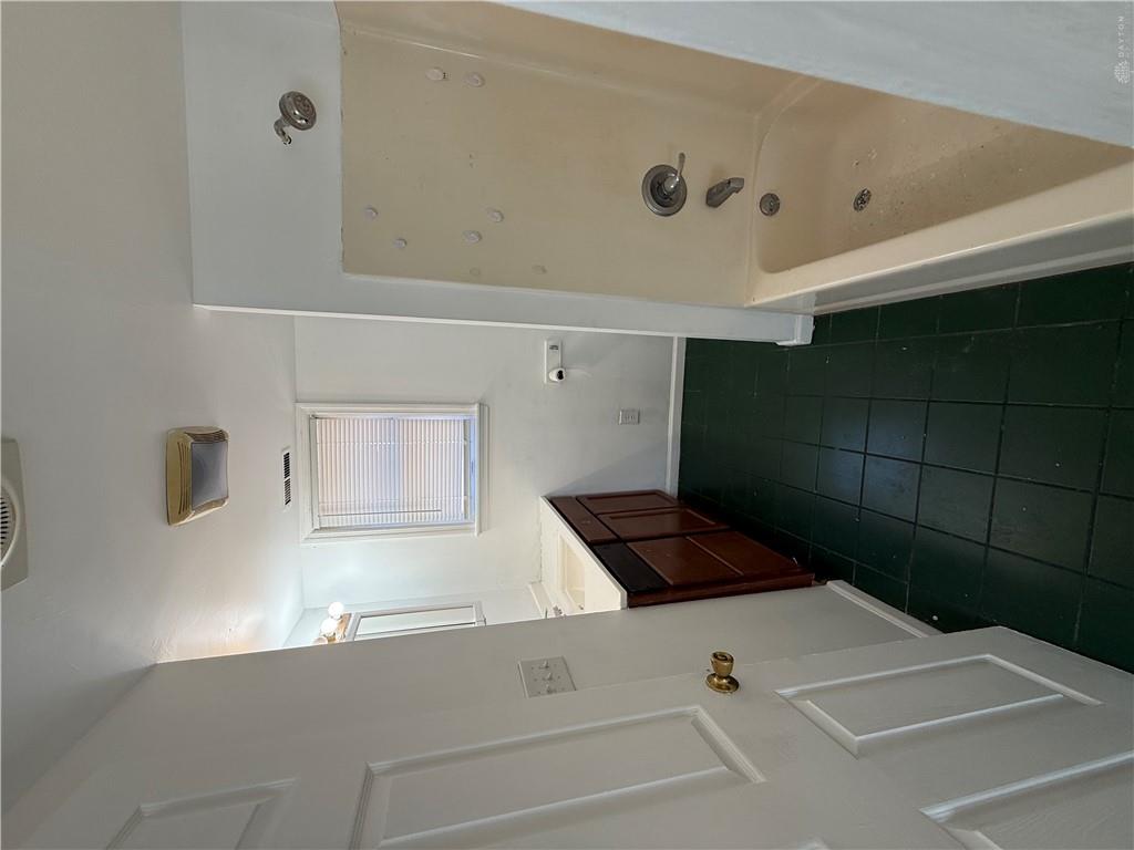 1118 Seton Property Photo 21