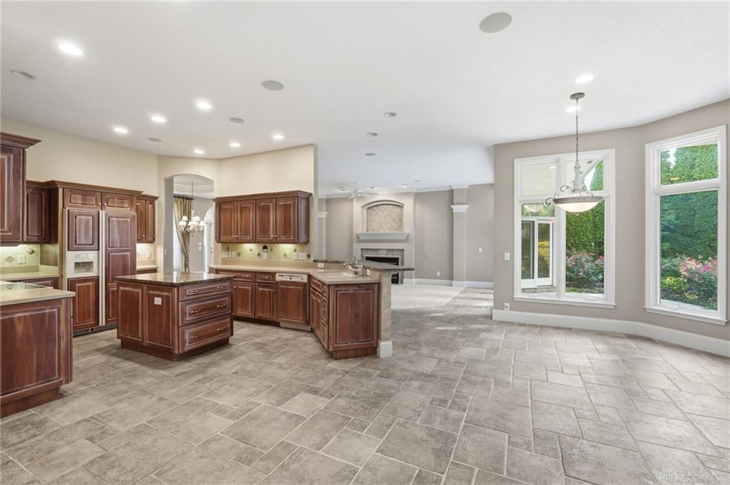 1016 Wedgestone Property Photo 29