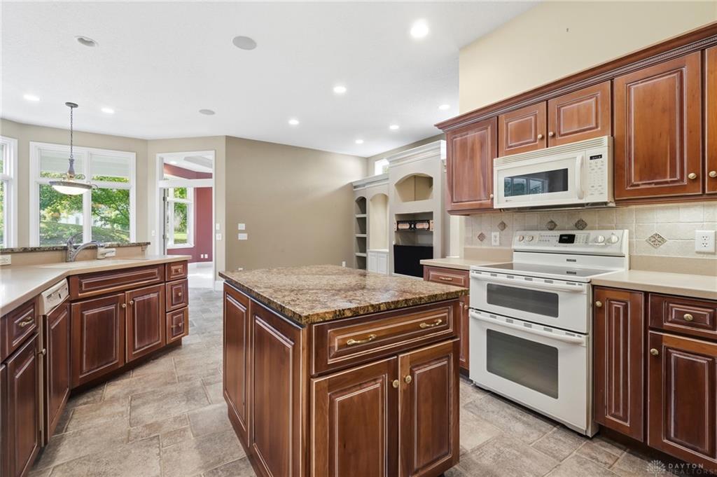 1016 Wedgestone Property Photo 32