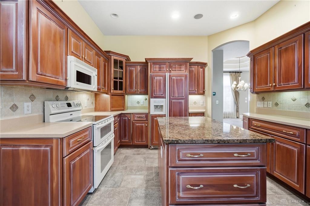 1016 Wedgestone Property Photo 33
