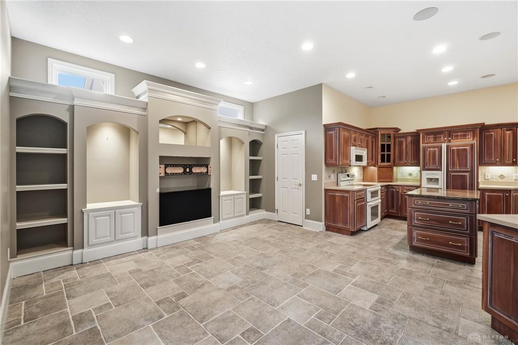 1016 Wedgestone Property Photo 36