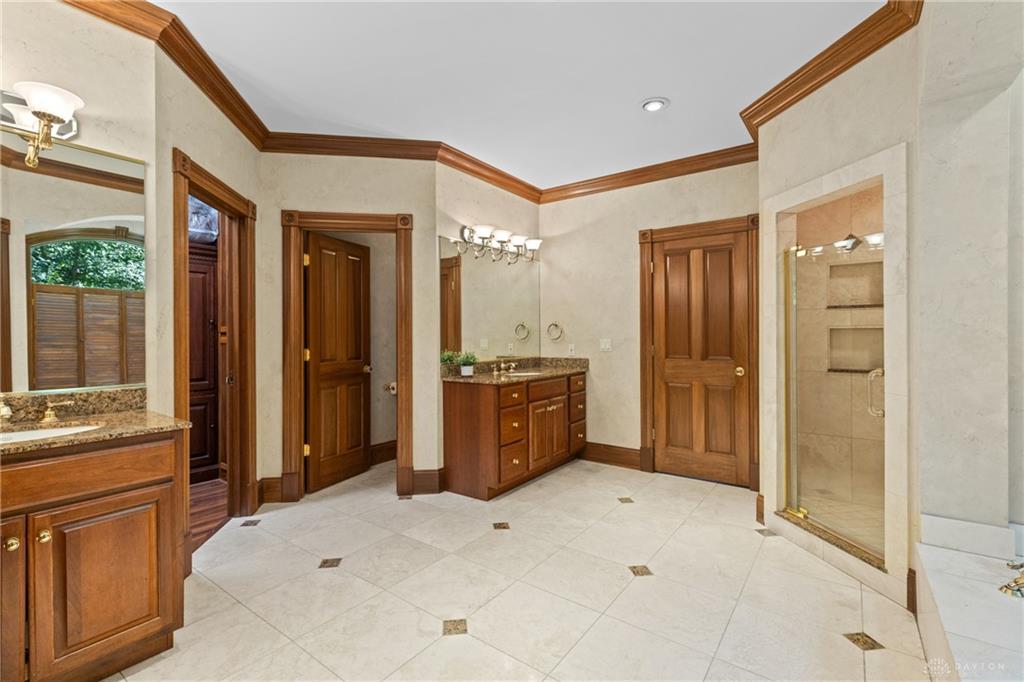 2049 Plumb Property Photo 38