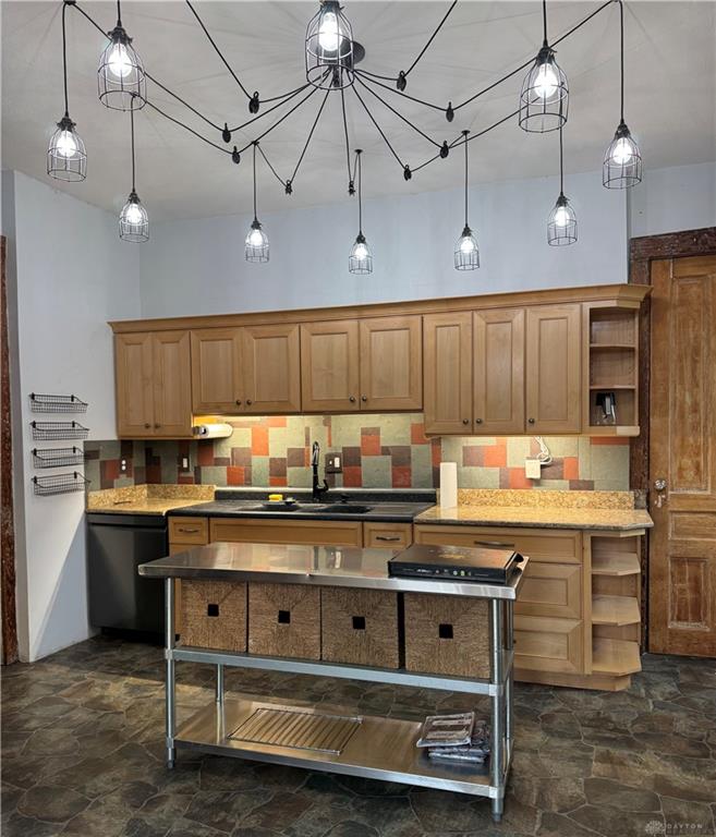 132 Centre Property Photo 6