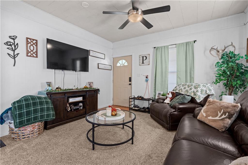 811 S 2nd Property Photo 6