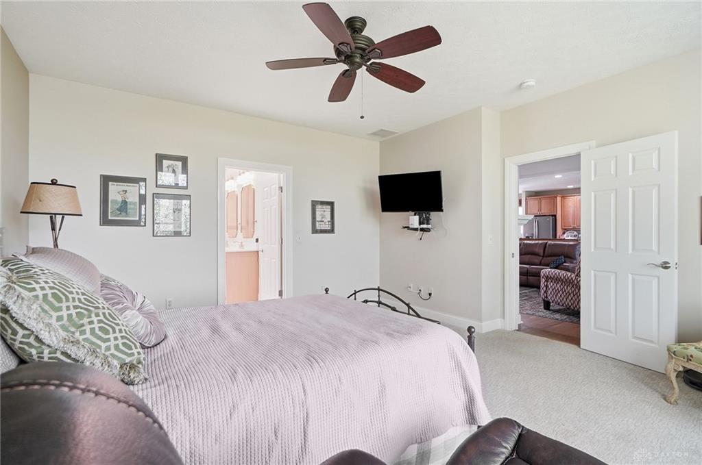 837 Eagle Run Property Photo 34