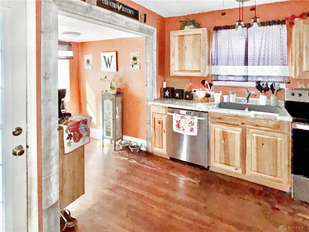 810 Spring Property Photo 6